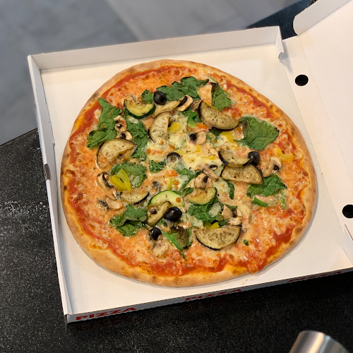 Fornus Pizza, Kurier & Take Away - Restaurant