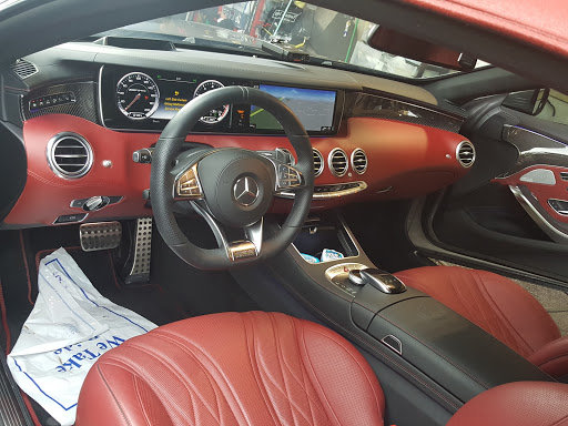 Auto Body Shop «Dayas Custom Auto», reviews and photos, 6650 Kingspointe Pkwy, Orlando, FL 32819, USA