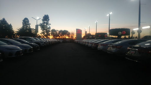 Toyota Dealer «Frank Toyota», reviews and photos