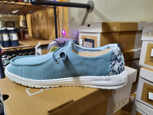 Outdoor Sports Store «Mayodan Outdoor Sports», reviews and photos, 400 W Main St, Mayodan, NC 27027, USA