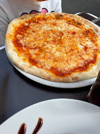 Plats et boissons du Pizzeria Chez Gusto Bar à Pizza à Paris - n°17