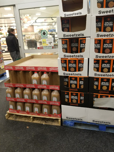 Supermarket «The Fresh Grocer of Grays Ferry», reviews and photos, 3021 Grays Ferry Ave, Philadelphia, PA 19146, USA