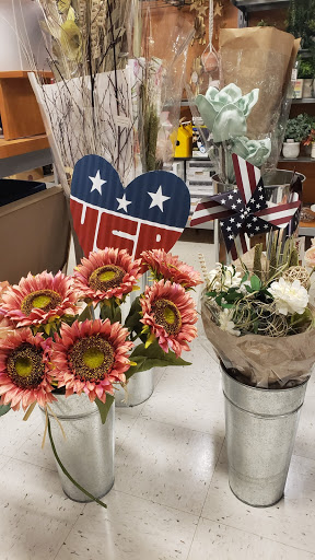 Department Store «T.J. Maxx», reviews and photos, 230 W Virginia St, Crystal Lake, IL 60014, USA