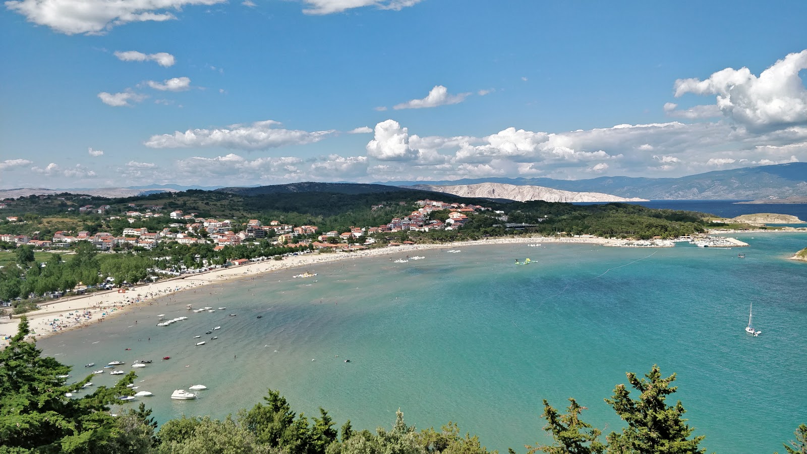 Foto av San Marino beach med hög nivå av renlighet