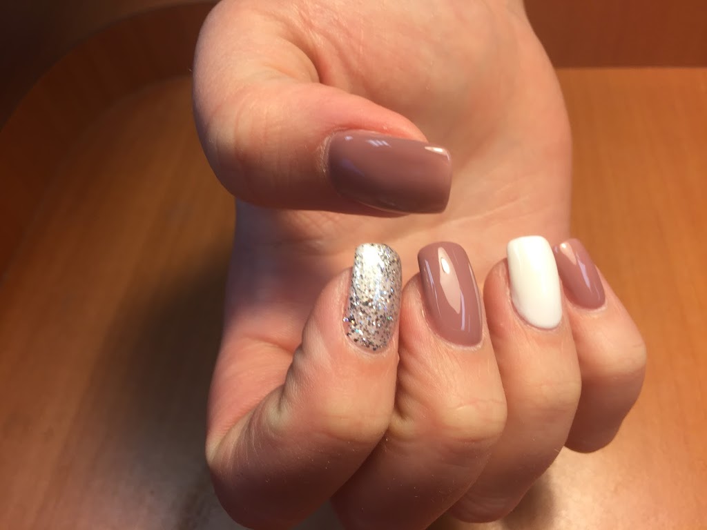 North Bend nails 98045