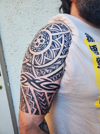 Tattoo Shop «Spiral Tattoo», reviews and photos, 325 Braun Ct, Ann Arbor, MI 48104, USA