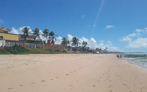 Praia de Ipitanga image