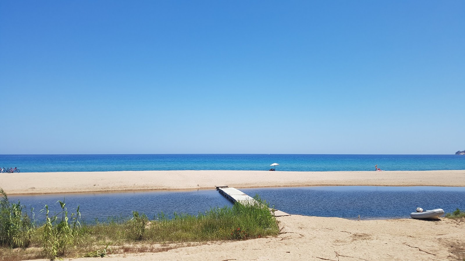 Zdjęcie Spiaggia di Isula Manna z proste i długie