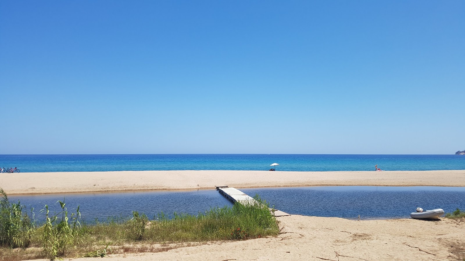 Foto von Isula Manna Beach mit sehr sauber Sauberkeitsgrad