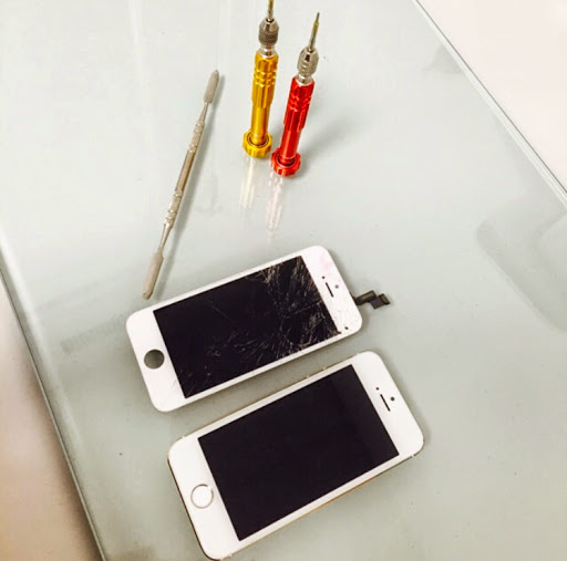 Mobile Phone Repair Shop «Mobile Rescue Tech Repair Danbury - iPad, iPhone Screen Repair», reviews and photos, 132 Federal Rd, Danbury, CT 06811, USA