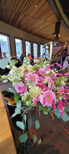 Florist «Beach Plum Flower Shop», reviews and photos, 50 Water St #301, Newburyport, MA 01950, USA