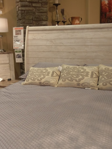Furniture Store «Ashley HomeStore», reviews and photos, 12185 77th St, Kenosha, WI 53142, USA