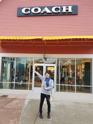 Shopping Mall «Jersey Shore Premium Outlets», reviews and photos, 1 Premium Outlet Blvd, Tinton Falls, NJ 07753, USA