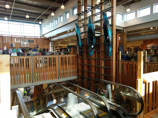Clothing Store «L.L. Bean», reviews and photos, 6 Wayside Rd, Burlington, MA 01803, USA