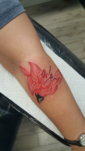 Tattoo Shop «Spirit Gallery Tattoo», reviews and photos, 207 Bank St, New London, CT 06320, USA