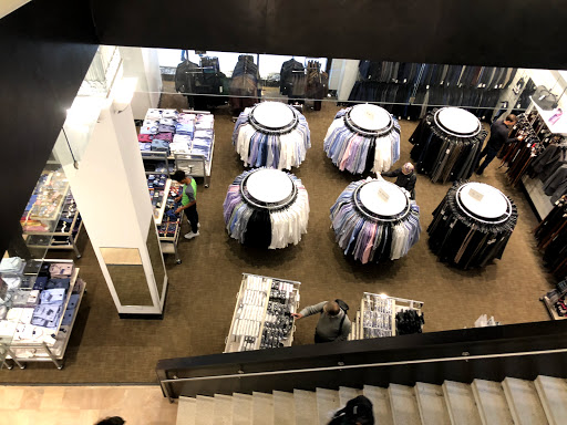 Department Store «Nordstrom Rack Chestnut Street», reviews and photos, 1700 Chestnut St, Philadelphia, PA 19103, USA