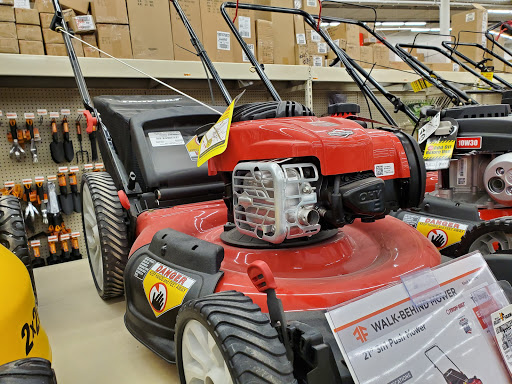 Department Store «Mills Fleet Farm», reviews and photos, 629 Rogersville Rd, Fond du Lac, WI 54935, USA