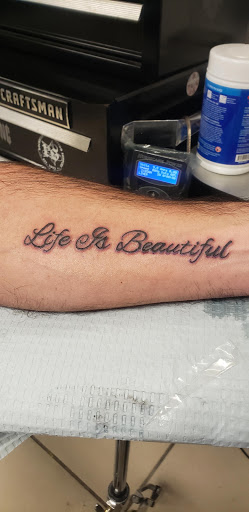 Tattoo and Piercing Shop «Inkredible Inc Tattoos», reviews and photos, 9843 FL-52, Hudson, FL 34667, USA