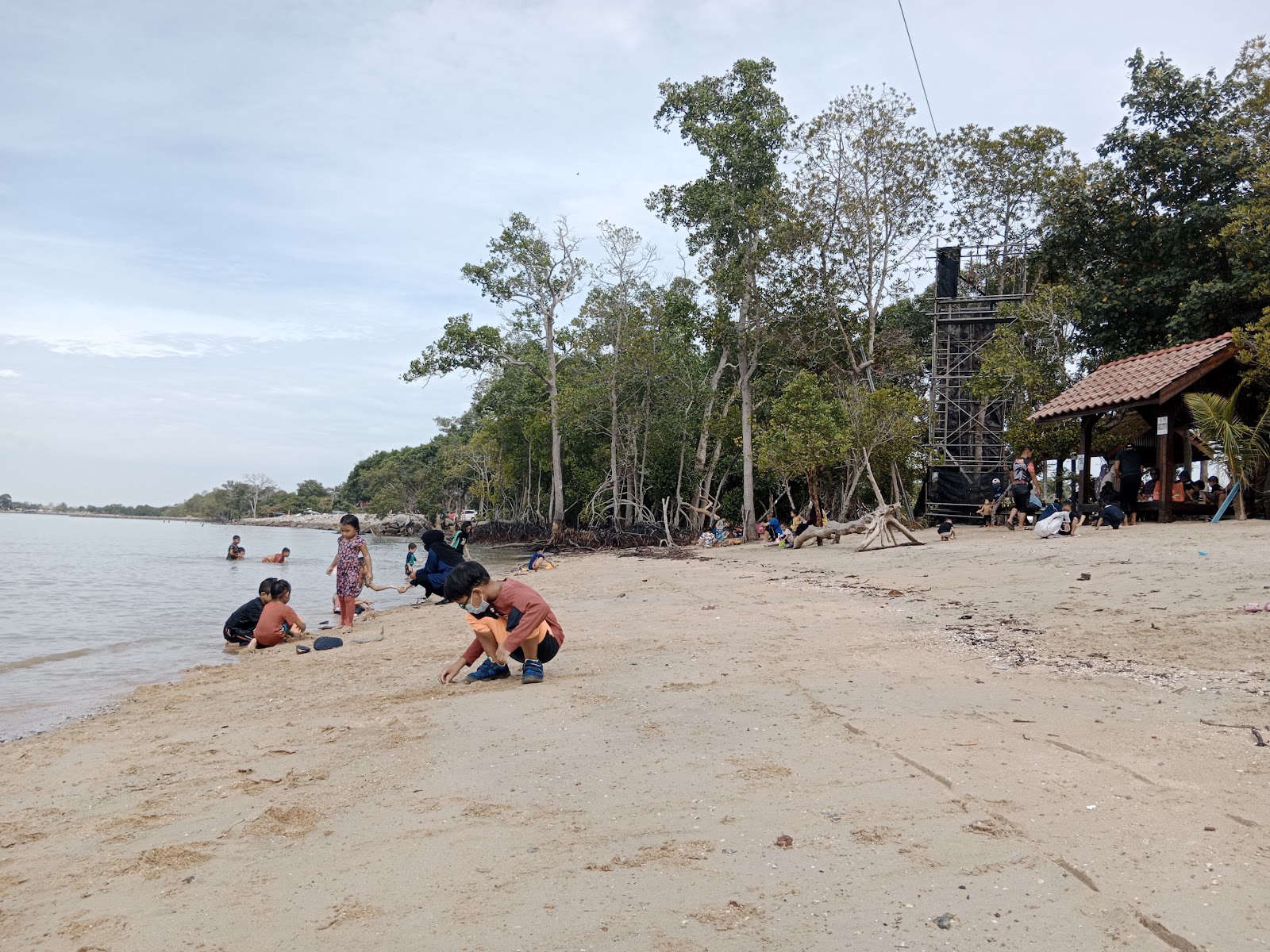 Foto van Siring Beach met helder zand oppervlakte