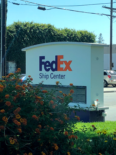 Shipping and Mailing Service «FedEx Ship Center», reviews and photos, 16633 Schoenborn St, North Hills, CA 91343, USA