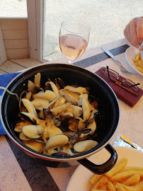 Moules-frites du Restaurant de fruits de mer Les Sirènes - Moules Frites sur Mer à Wissant - n°3