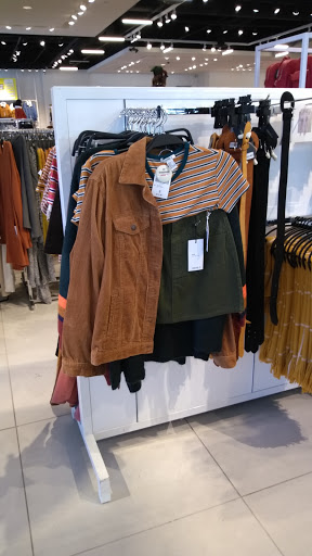 Clothing Store «Forever 21», reviews and photos, 272 Baychester Ave 120 - 121, Bronx, NY 10475, USA