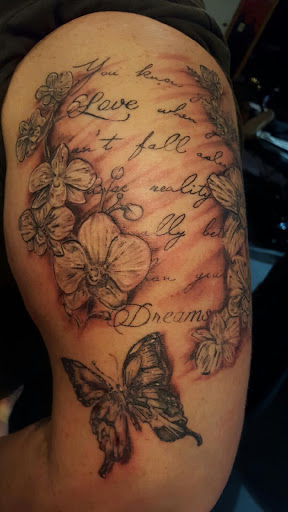 Tattoo Shop «The Ink Shrinks Tattoo Studio», reviews and photos, 568 Old Hwy 8 NW, New Brighton, MN 55112, USA