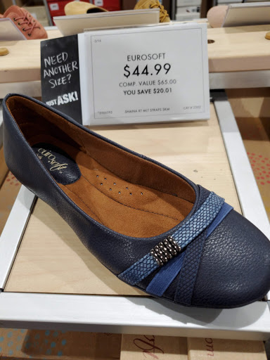 Shoe Store «DSW Designer Shoe Warehouse», reviews and photos, 3638 Welsh Rd, Willow Grove, PA 19090, USA