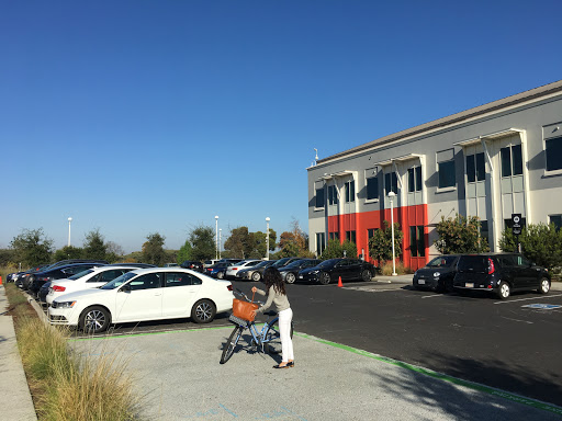 Tourist Attraction «Facebook Thumbs Up Sign», reviews and photos, 1 Hacker Way, Menlo Park, CA 94025, USA