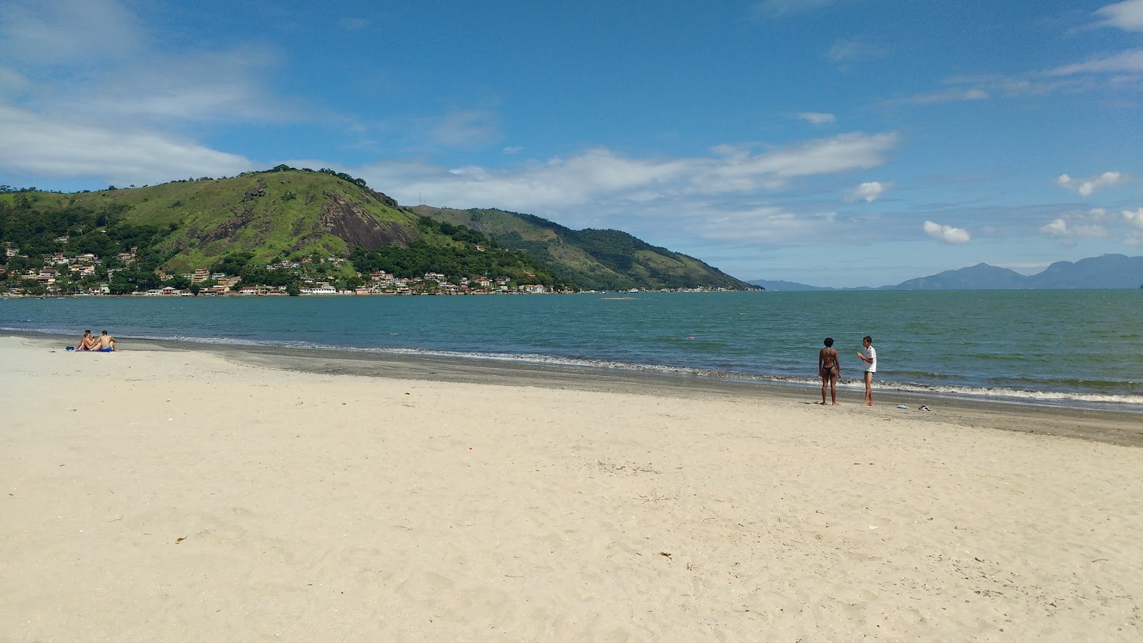 Foto von Praia do Saco mit heller sand Oberfläche