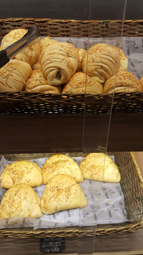 Le Panier - Cafe & Bakery