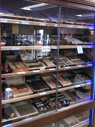 Cigar Shop «Park Avenue Smoke Shop», reviews and photos, 194 Park Ave, Worcester, MA 01609, USA