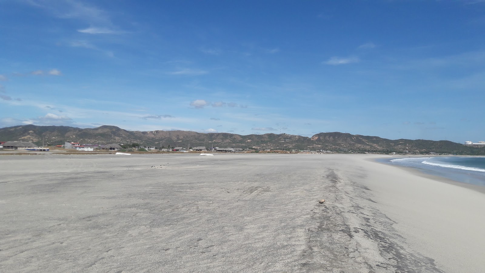 Las Escolleras beach的照片 便利设施区域