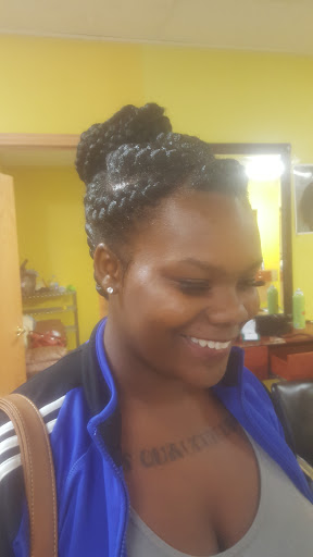 Hair Salon «La Diva hair Braiding Salon and Supplies», reviews and photos, 446 University Ave W, St Paul, MN 55103, USA