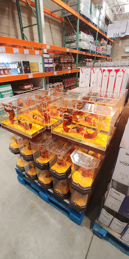 Warehouse store «Costco Wholesale», reviews and photos, 10088 Gulf Center Dr, Fort Myers, FL 33913, USA