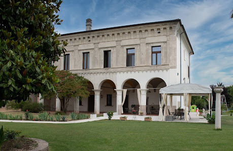 Palazzo Bed and Breakfast Via Macallè, 13, 25012 Mezzane BS, Italia
