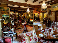 Atmosphère du Restaurant français La Cuisine Du Château De Verrière à Bournand - n°17