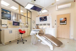 Dr Le Gac de Lansalut - Cabinet d’Orthodontie / Implantologie / Dentisterie Pédiatrique BIARRITZ image