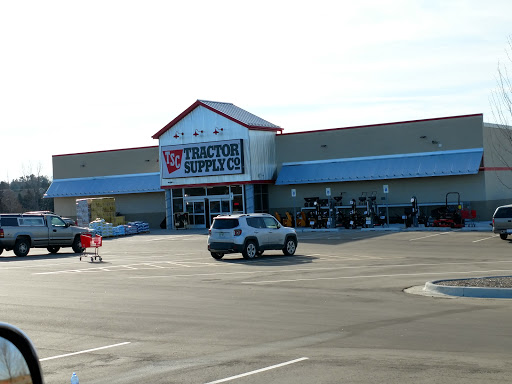 Tractor Supply Co., 575 N Lapeer Rd, Oxford, MI 48371, USA, 
