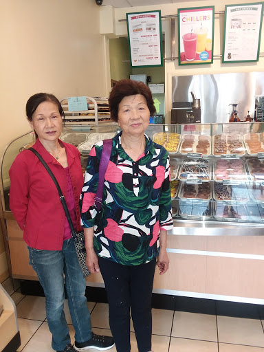 Bakery «Krispy Kreme Doughnuts», reviews and photos, 2128 W Brandon Blvd, Brandon, FL 33511, USA