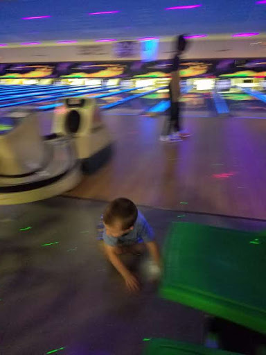 Bowling Alley «Vinton Bowling Center», reviews and photos, 1200 Vinyard Rd, Vinton, VA 24179, USA