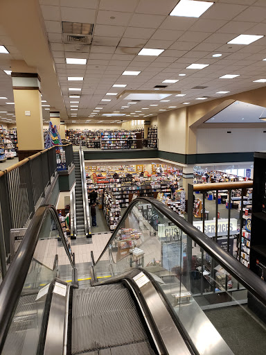 Book Store «Barnes & Noble», reviews and photos, 2518 South Rd, Poughkeepsie, NY 12601, USA