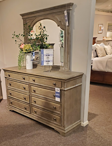 Furniture Store «Haynes Furniture», reviews and photos, 5324 Virginia Beach Blvd, Virginia Beach, VA 23462, USA