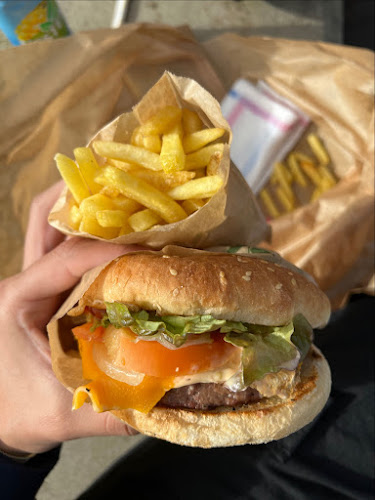 Comentários e avaliações sobre o Komaki Burger Truck