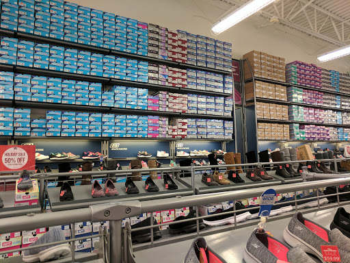 Shoe Store «SKECHERS Factory Outlet», reviews and photos, 241 Fort Evans Rd NE #1233, Leesburg, VA 20176, USA