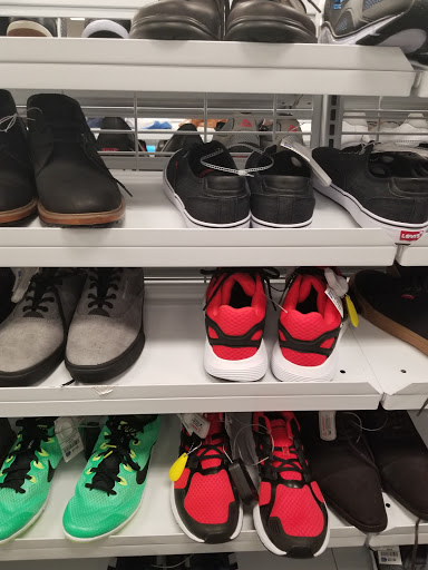 Clothing Store «Ross Dress for Less», reviews and photos, 20519 S Dixie Hwy, Cutler Bay, FL 33189, USA