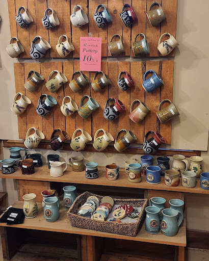 Pottery Store «Mississippi Mud Pottery», reviews and photos, 310 E Broadway, Alton, IL 62002, USA