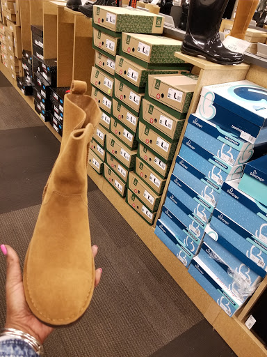 Shoe Store «DSW Designer Shoe Warehouse», reviews and photos, 10060 Reisterstown Rd, Owings Mills, MD 21117, USA