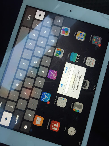 Mobile Phone Repair Shop «Majors Cell Phone Repair Center», reviews and photos, 9823 Normandie Ave, Los Angeles, CA 90044, USA