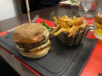 Hamburger du Restaurant Le Cardinal à Maule - n°3